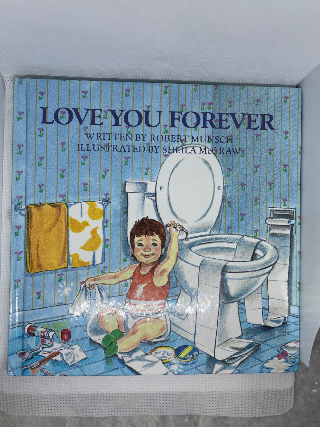 Like New Love You Forever Hardcover Book Children
