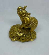 Load image into Gallery viewer, Good Luck Small Gold Color Elephant with coins
