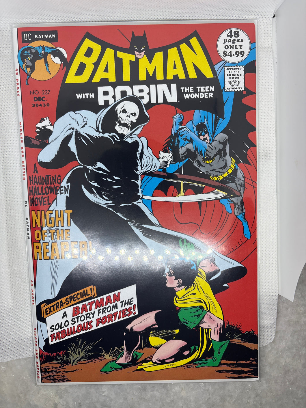 Like New Vintage Batman with Robin #237 DEC Night of the Reaper!