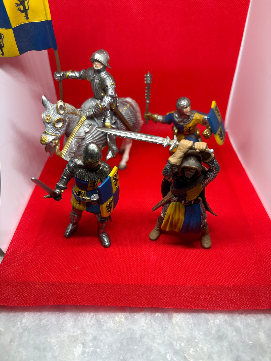 Vintage Like New Medieval Times Schleich Lot of 5 Figures Collectors Item