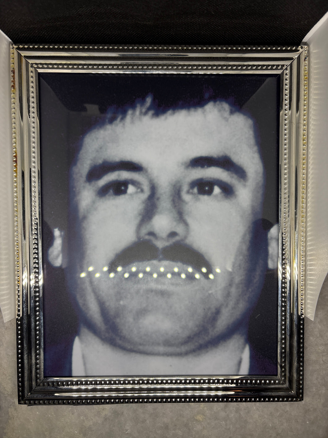 Like New Vintage Silver luxury frame with Joaquin el Chapo Guzman 8x10 picture